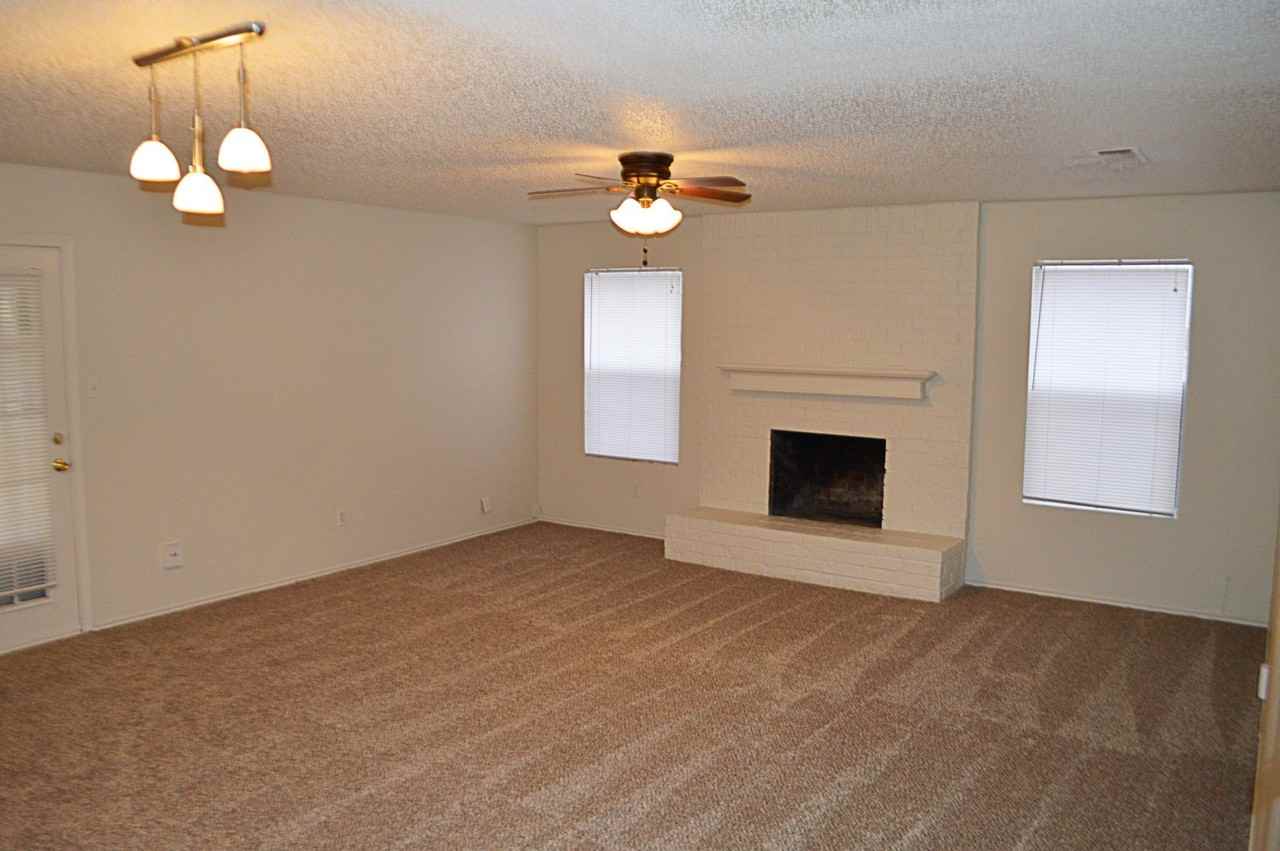 6312 Cliffside Dr - Photo 3 of 13