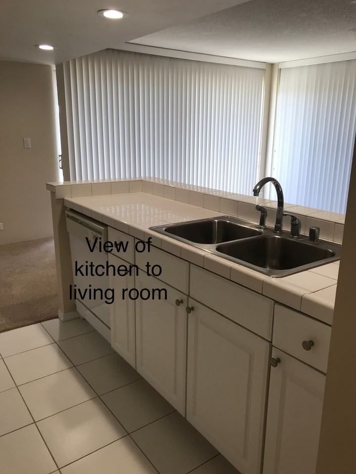 240 Makee Rd #9B - Photo 3 of 13