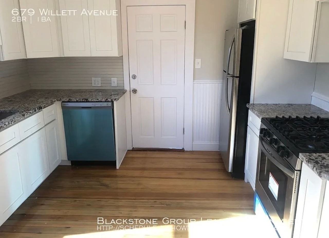 679 Willett Ave - Photo 3 of 13