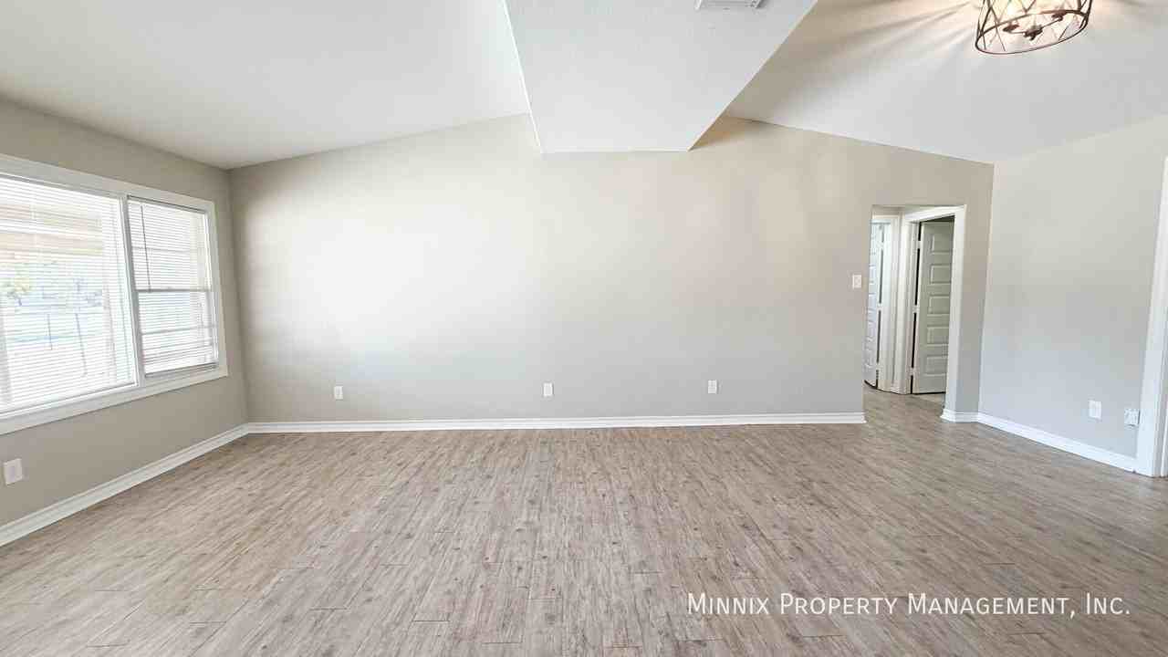 4118 30th St - Photo 2 of 29