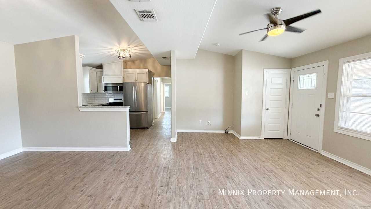 4118 30th St - Photo 3 of 29