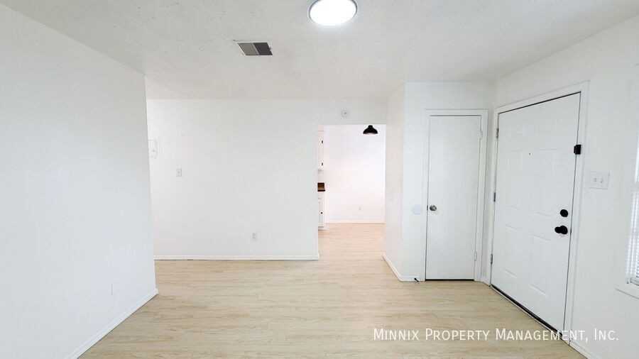 5005 Avenue W #9 - Photo 6 of 15