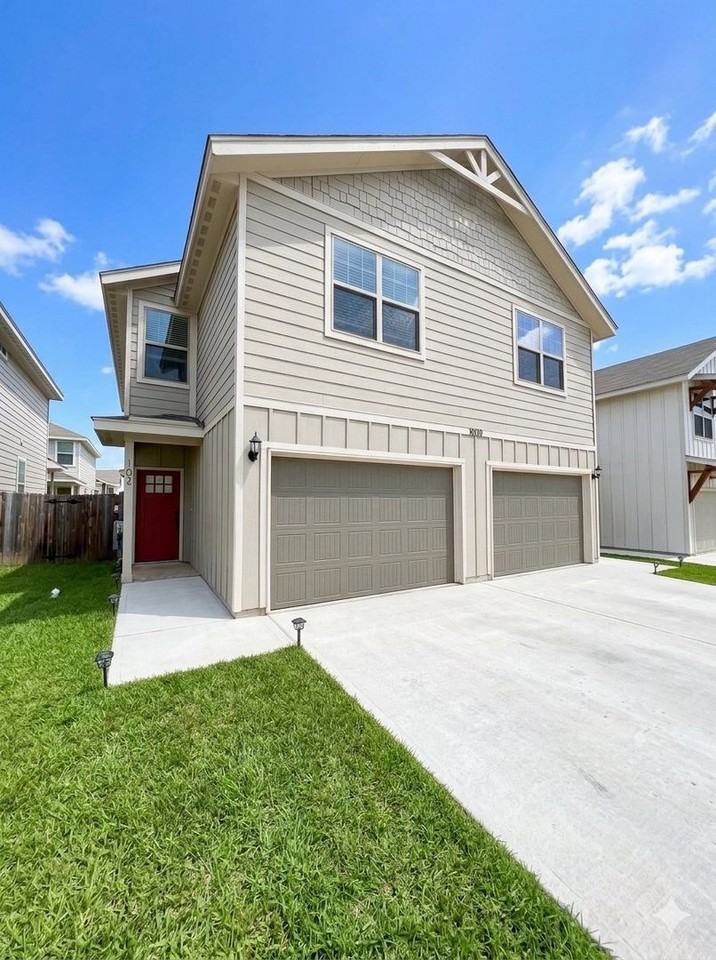 10331 Lynwood Br #102 - Photo 2 of 29