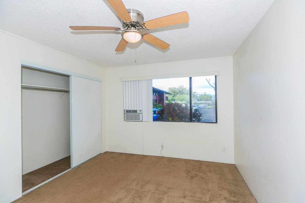 2069 California Ave - Photo 6 of 13