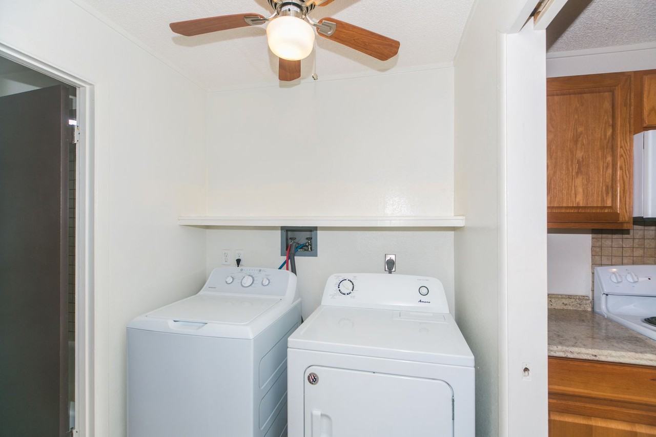 2069 California Ave - Photo 7 of 13