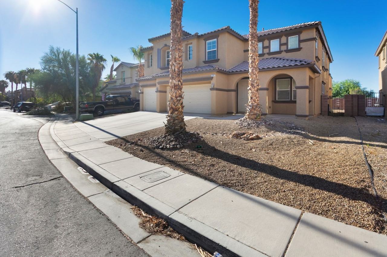 3205 Palladio Ave - Photo 2 of 50