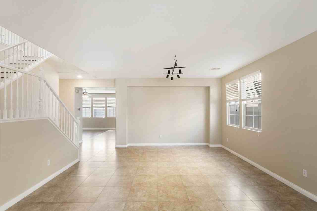 3205 Palladio Ave - Photo 5 of 50