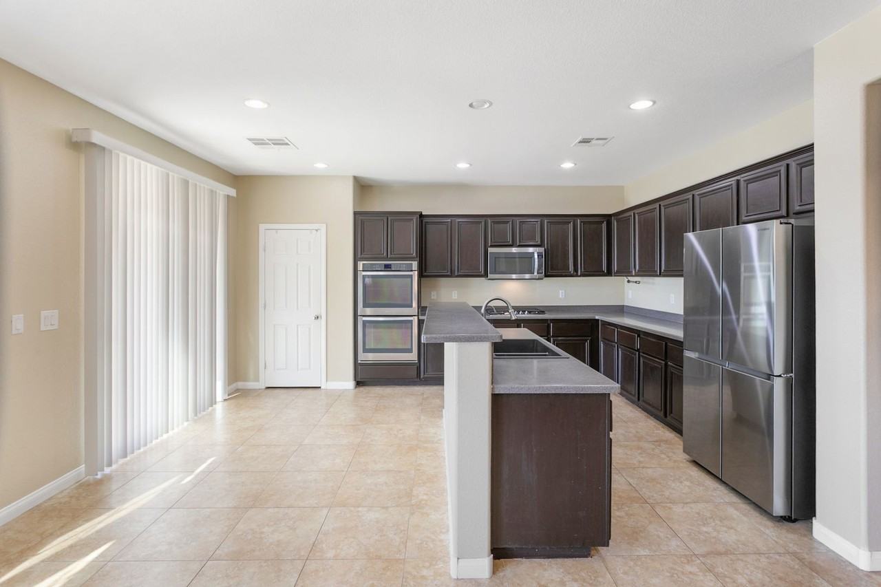 3205 Palladio Ave - Photo 6 of 50