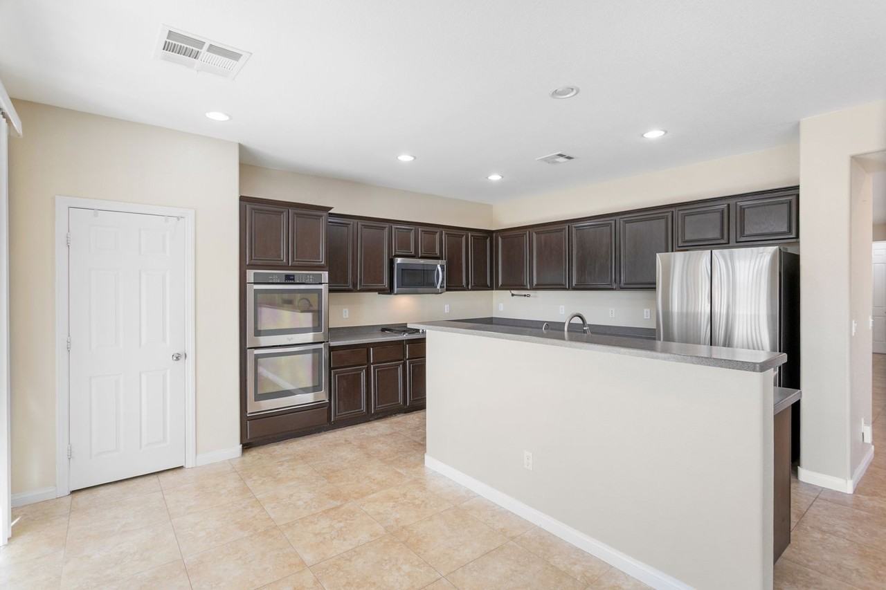 3205 Palladio Ave - Photo 7 of 50