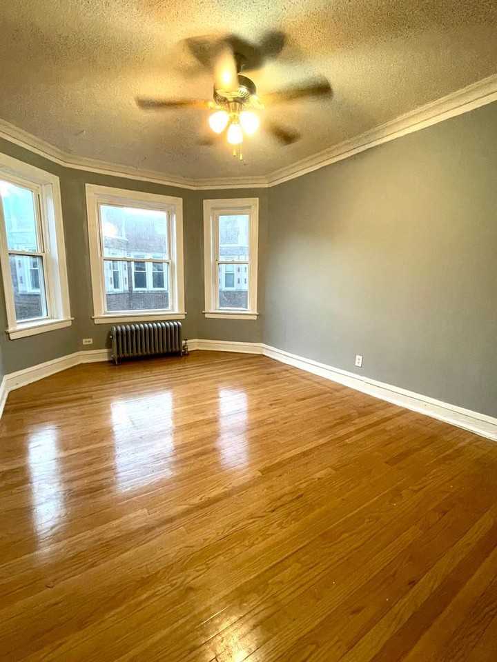 2201 E 70th Pl - Photo 2 of 5