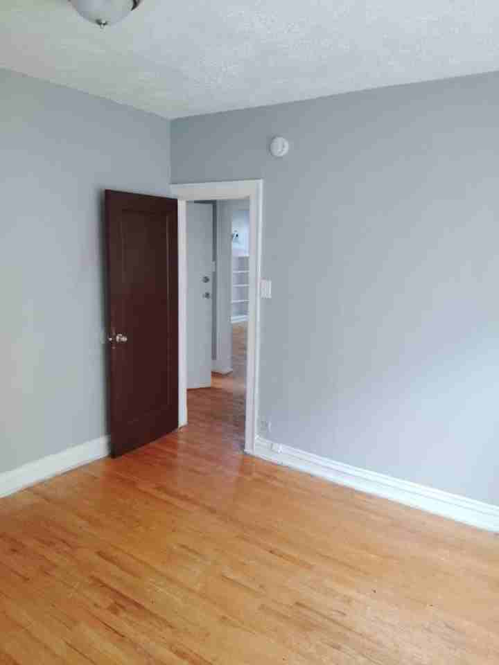 2433 E. 79th St - Photo 3 of 9