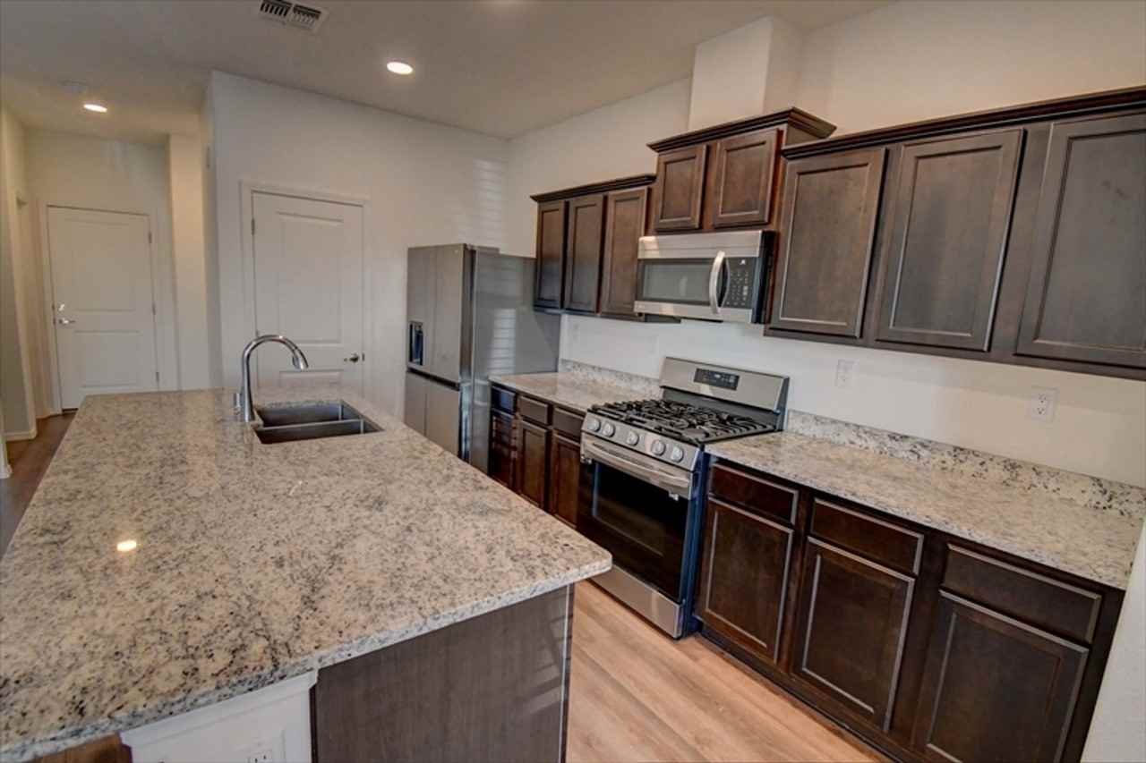 7191 Plaza Central - Photo 5 of 14