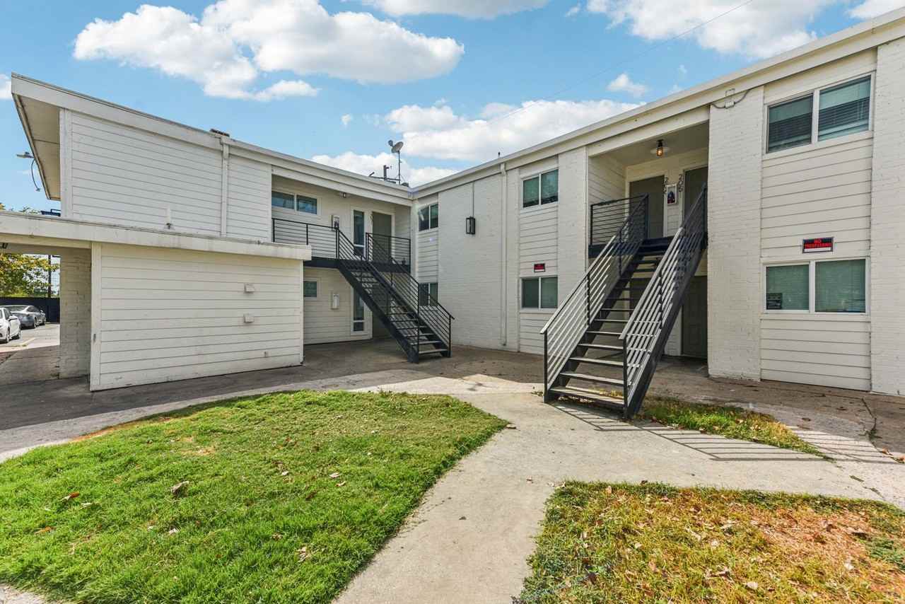 7908 Gault St - Photo 7 of 50