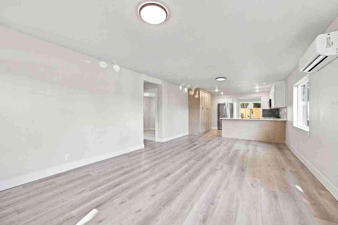 2305 Lincoln Ave - Photo 6 of 41