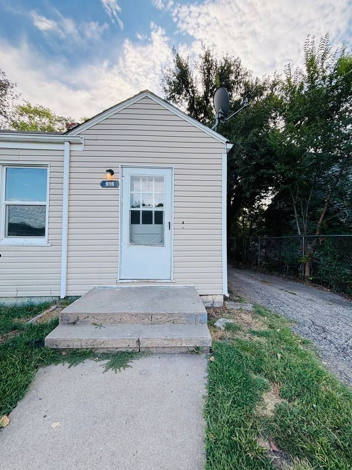 916 N Glendale St - Photo 2 of 8