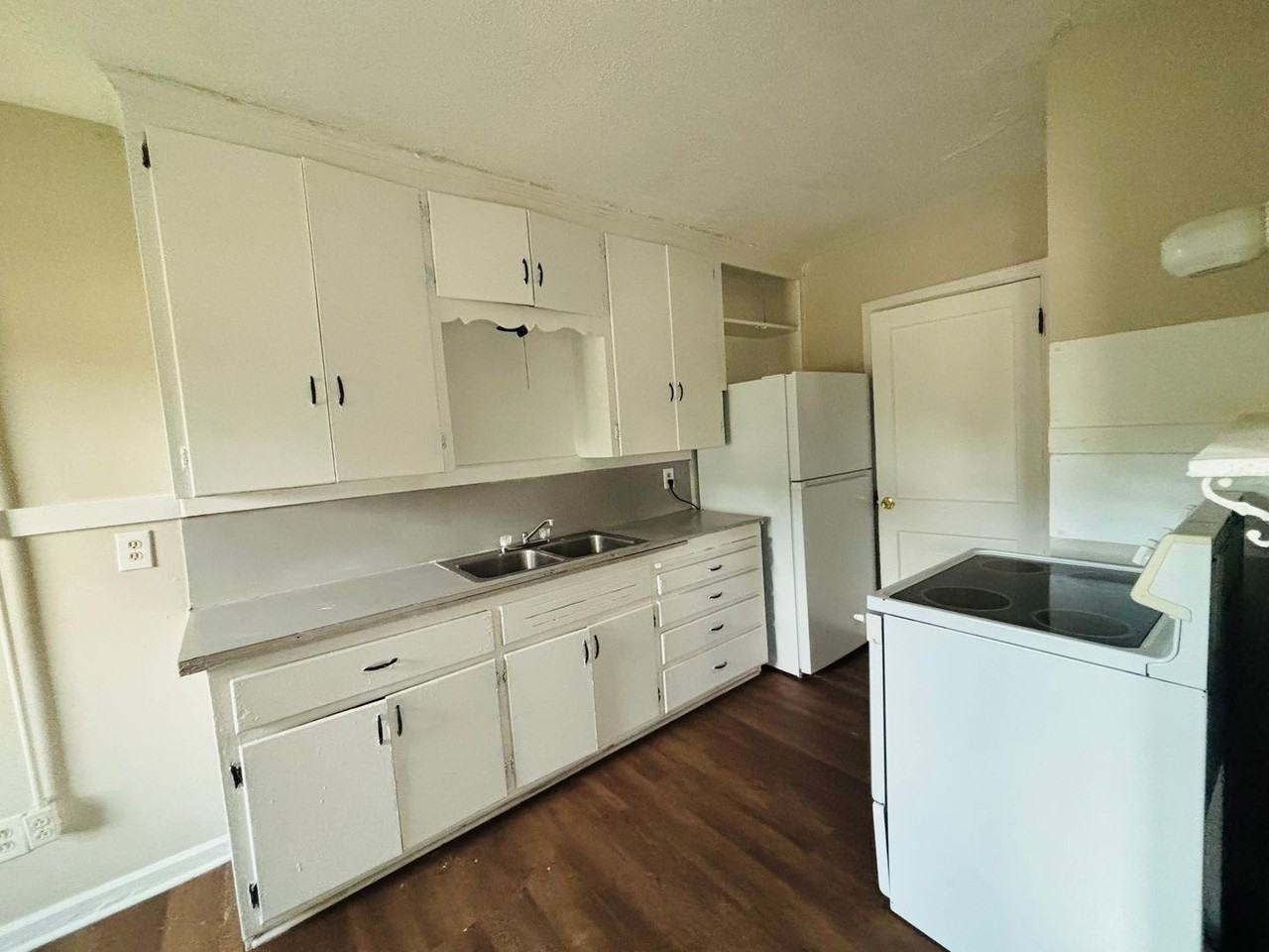 916 N Glendale St - Photo 3 of 8