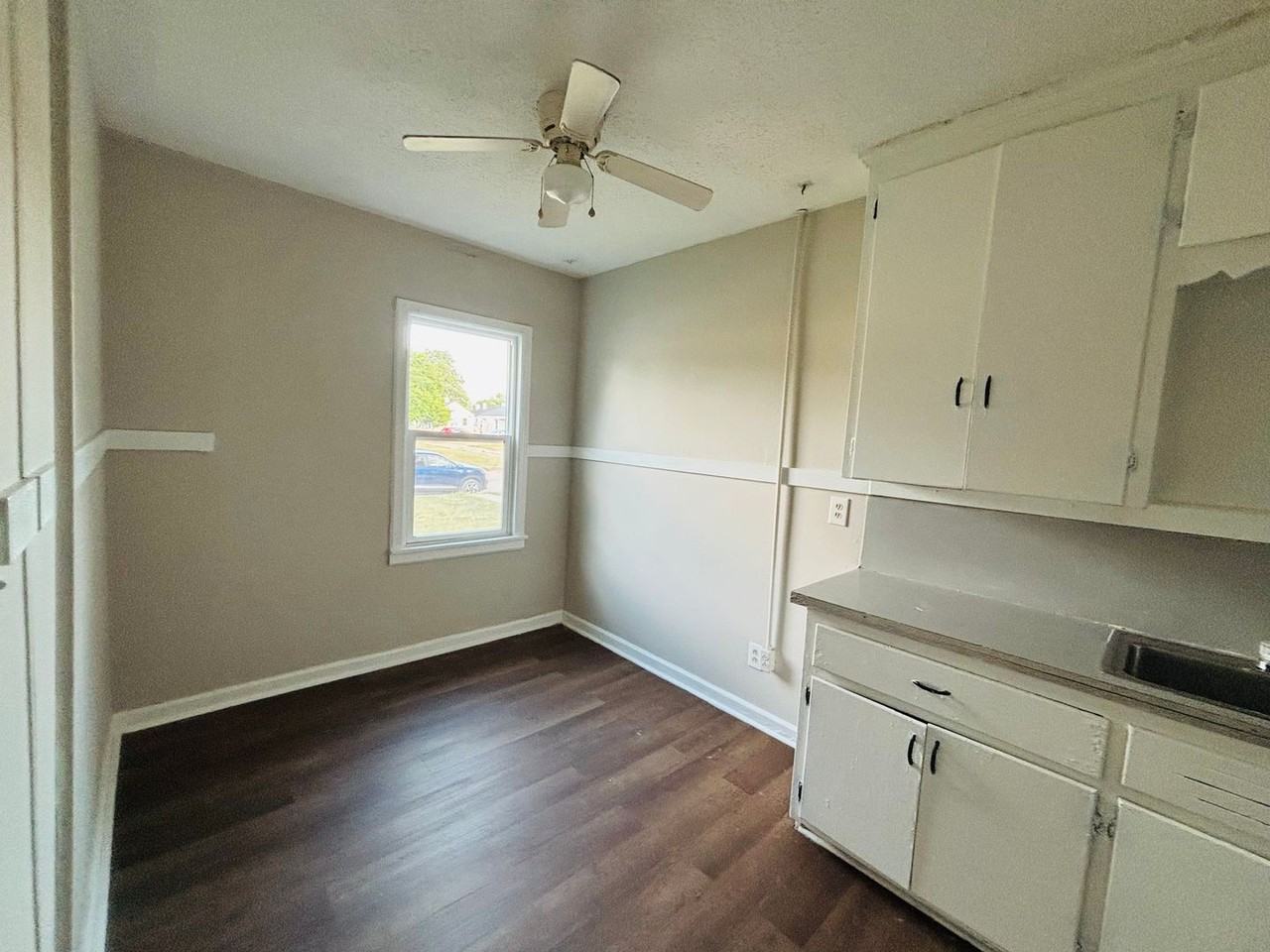 916 N Glendale St - Photo 4 of 8