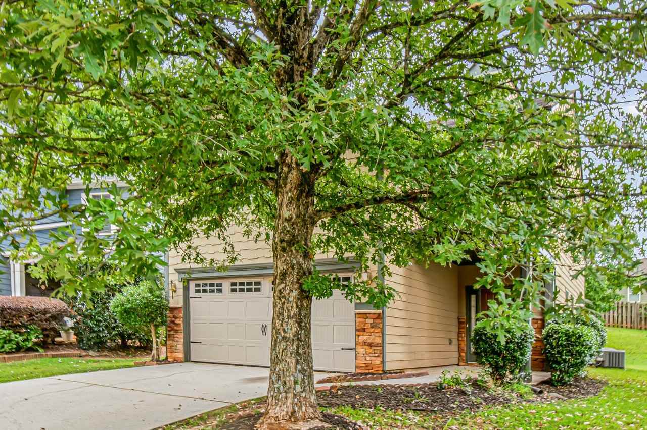 906 Silver Lake Dr - Photo 2 of 38