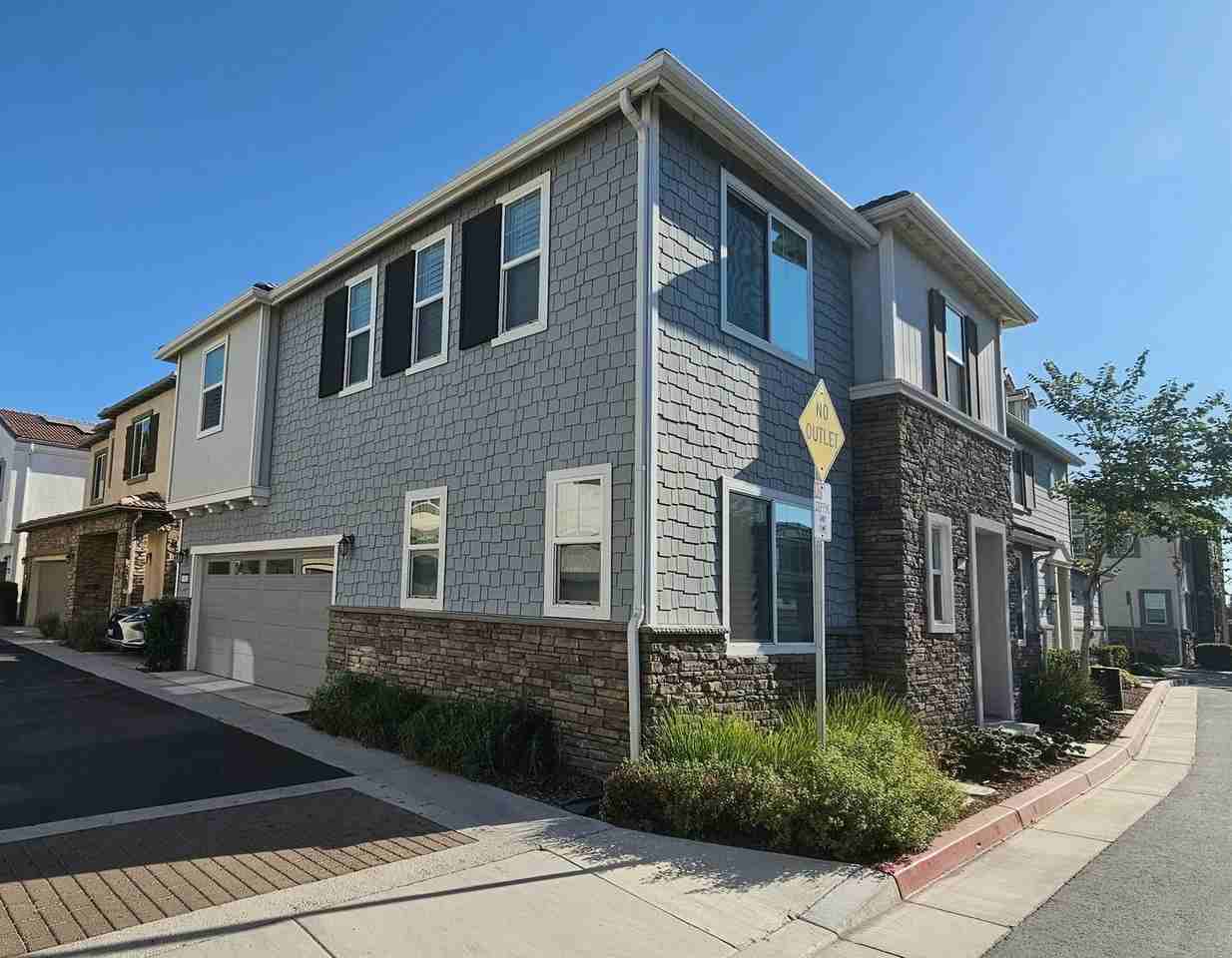 5362 Malibu Way - Photo 2 of 24