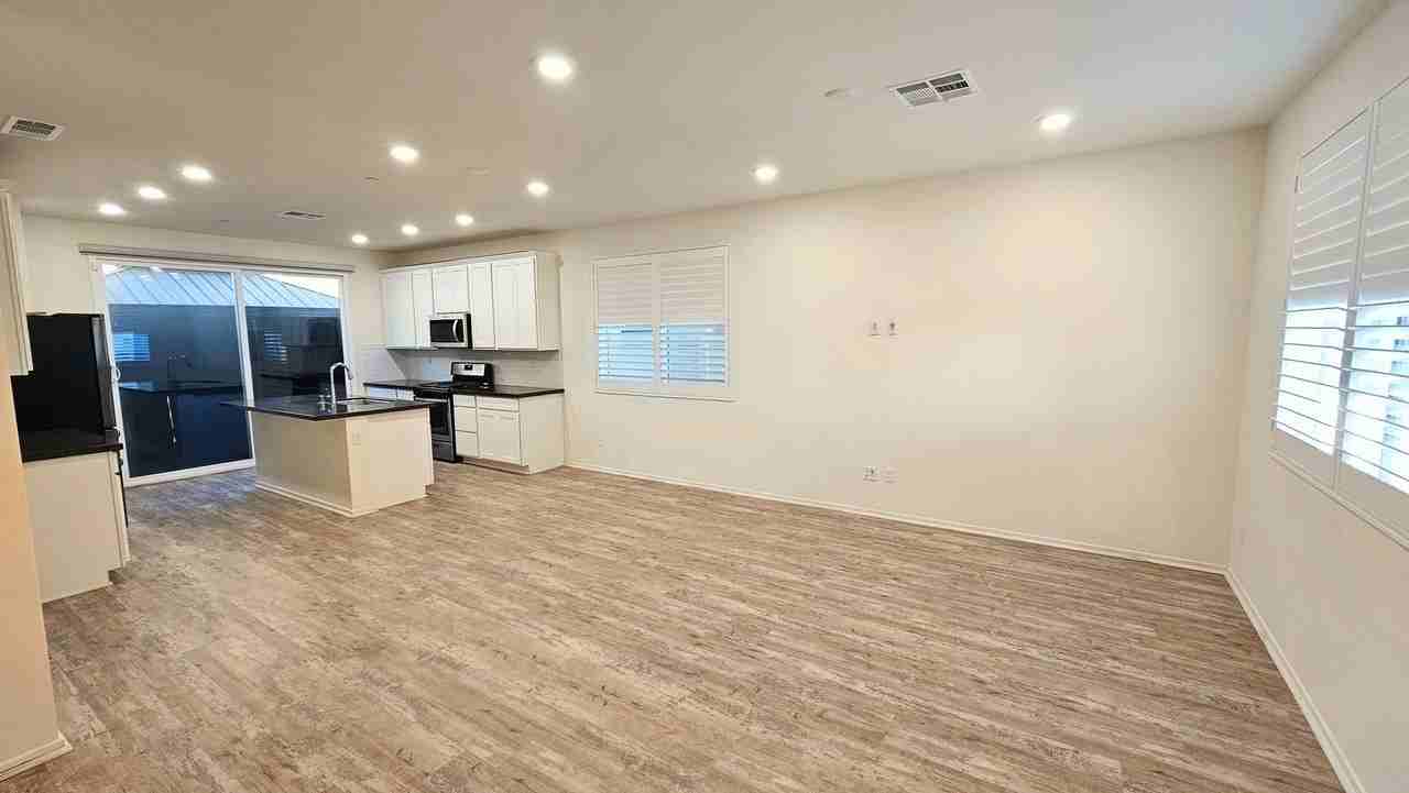 5362 Malibu Way - Photo 3 of 24