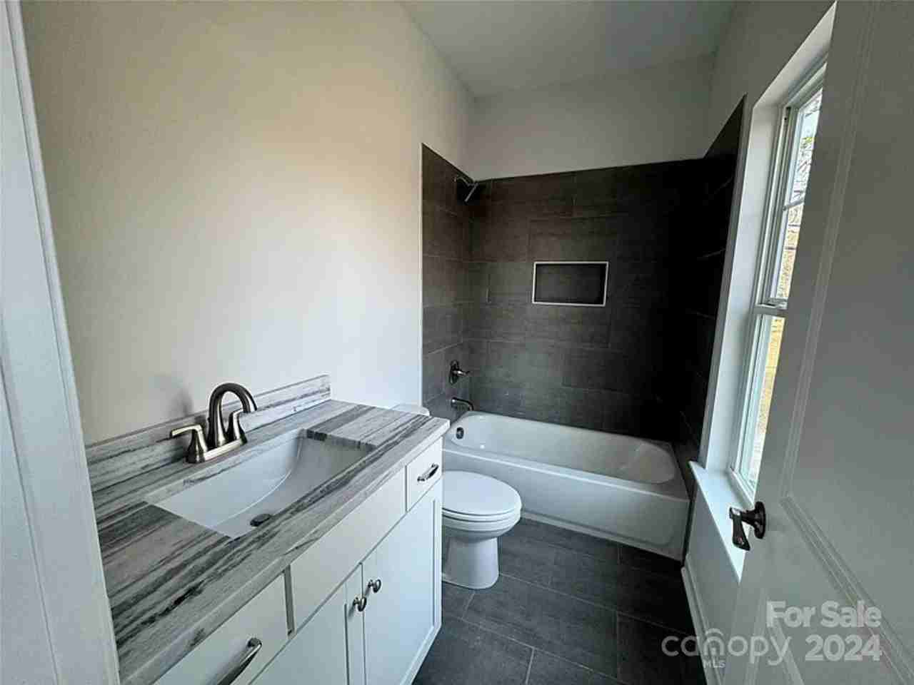 1315 Ashton Ave - Photo 2 of 17