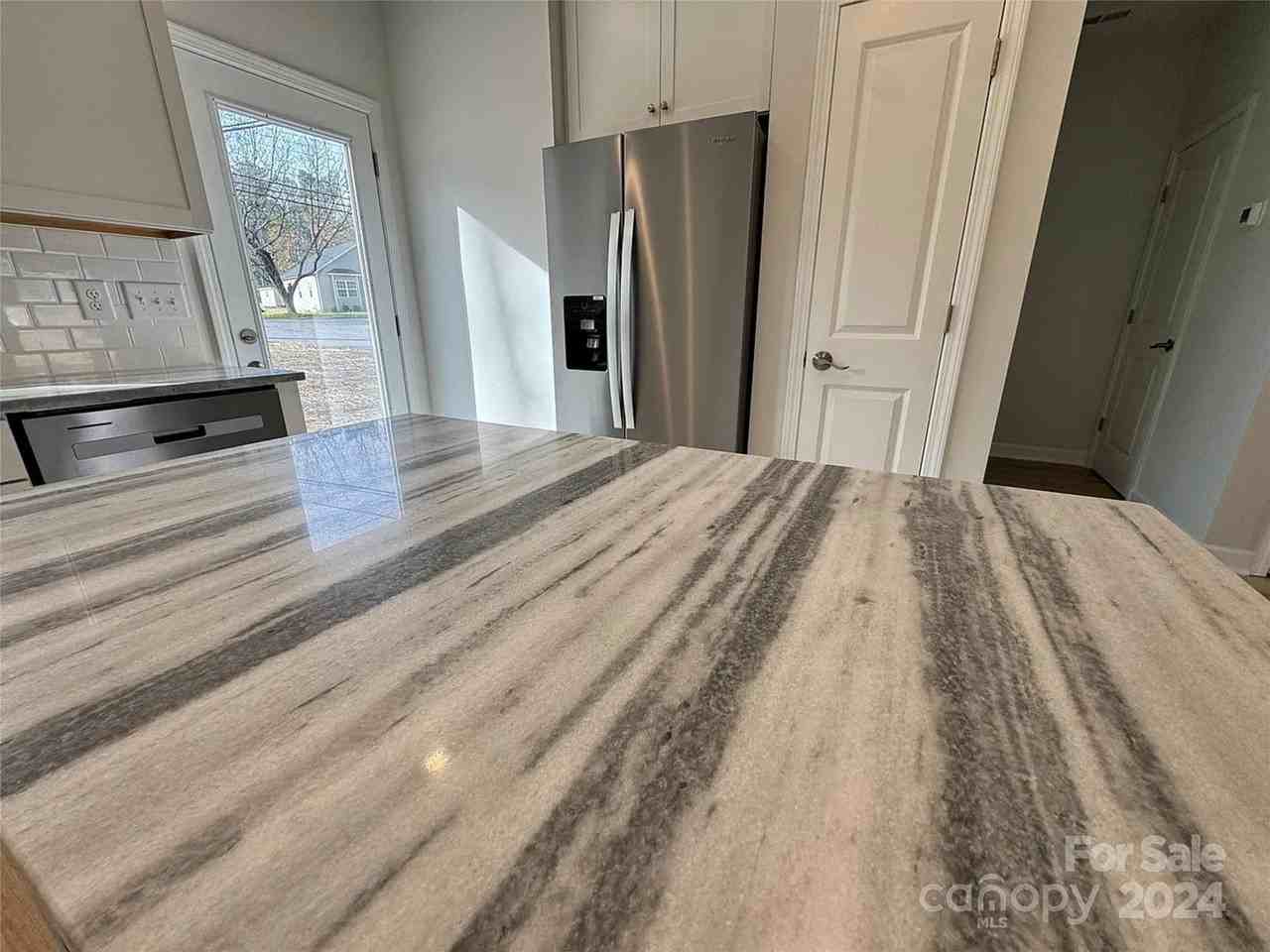 1315 Ashton Ave - Photo 4 of 17