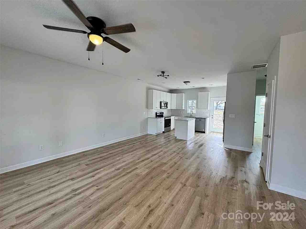 1315 Ashton Ave - Photo 6 of 17