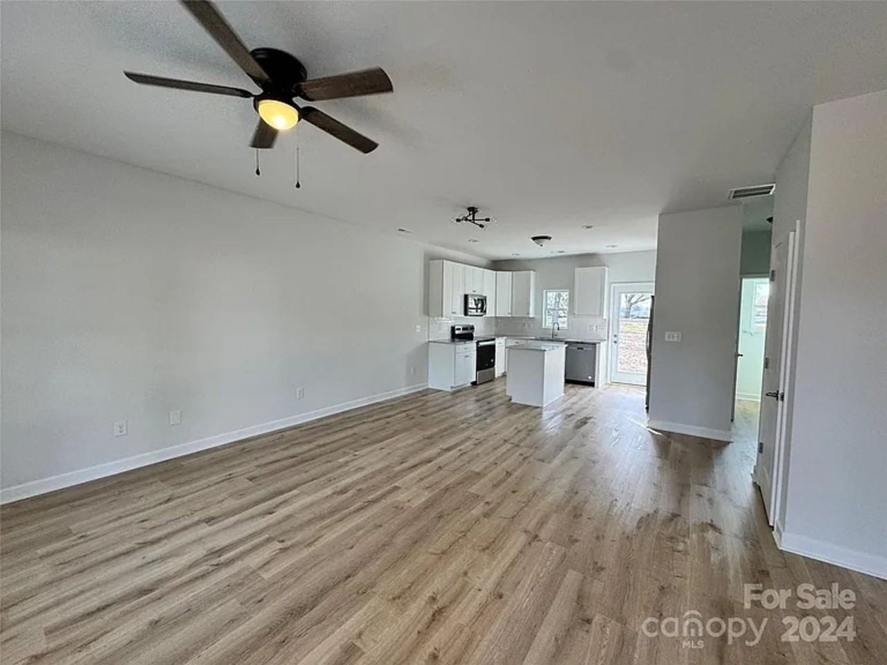 1315 Ashton Ave - Photo 2 of 11