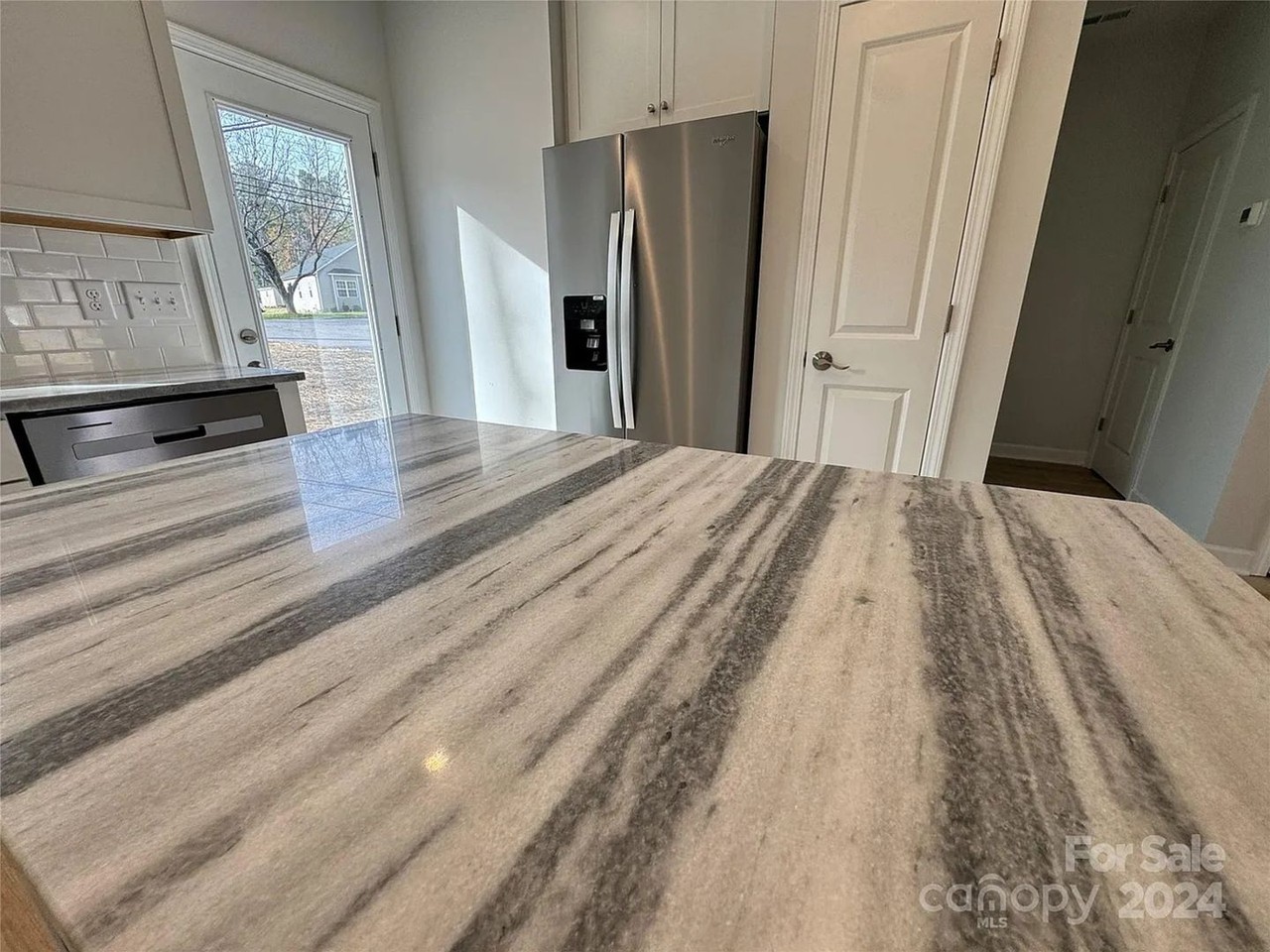 1315 Ashton Ave - Photo 4 of 11