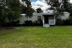 featured image of 3914 Lake Erie Dr
