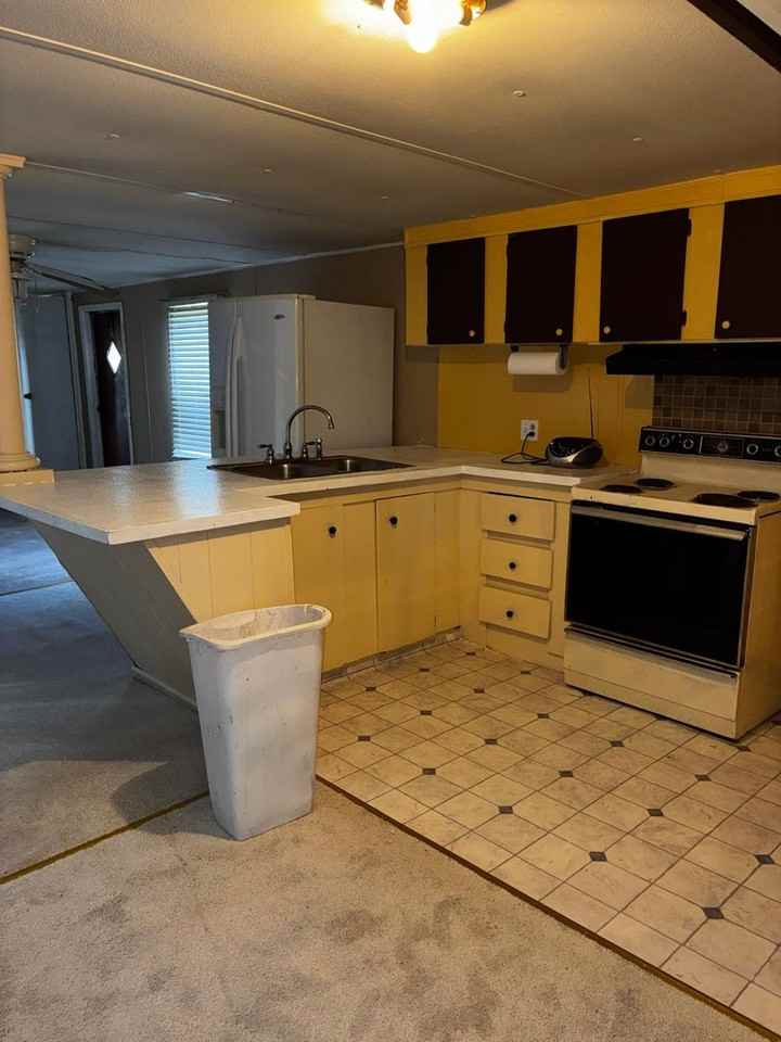 3914 Lake Erie Dr - Photo 3 of 11