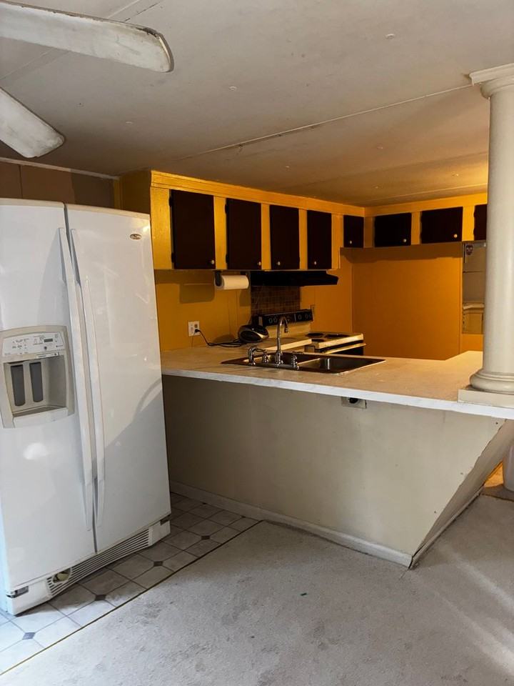 3914 Lake Erie Dr - Photo 4 of 11