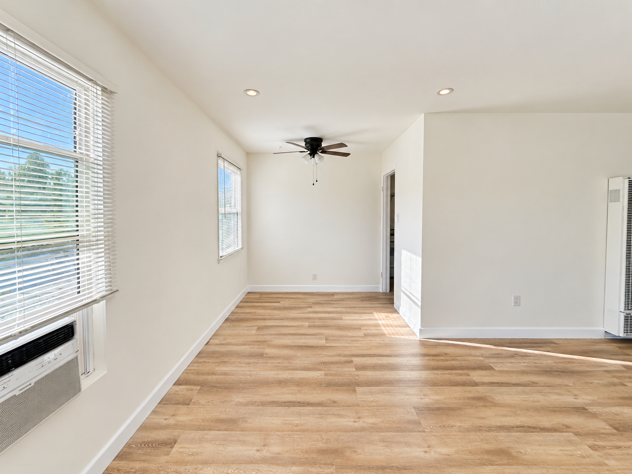 522 N Rosemary Ln - Photo 2 of 7
