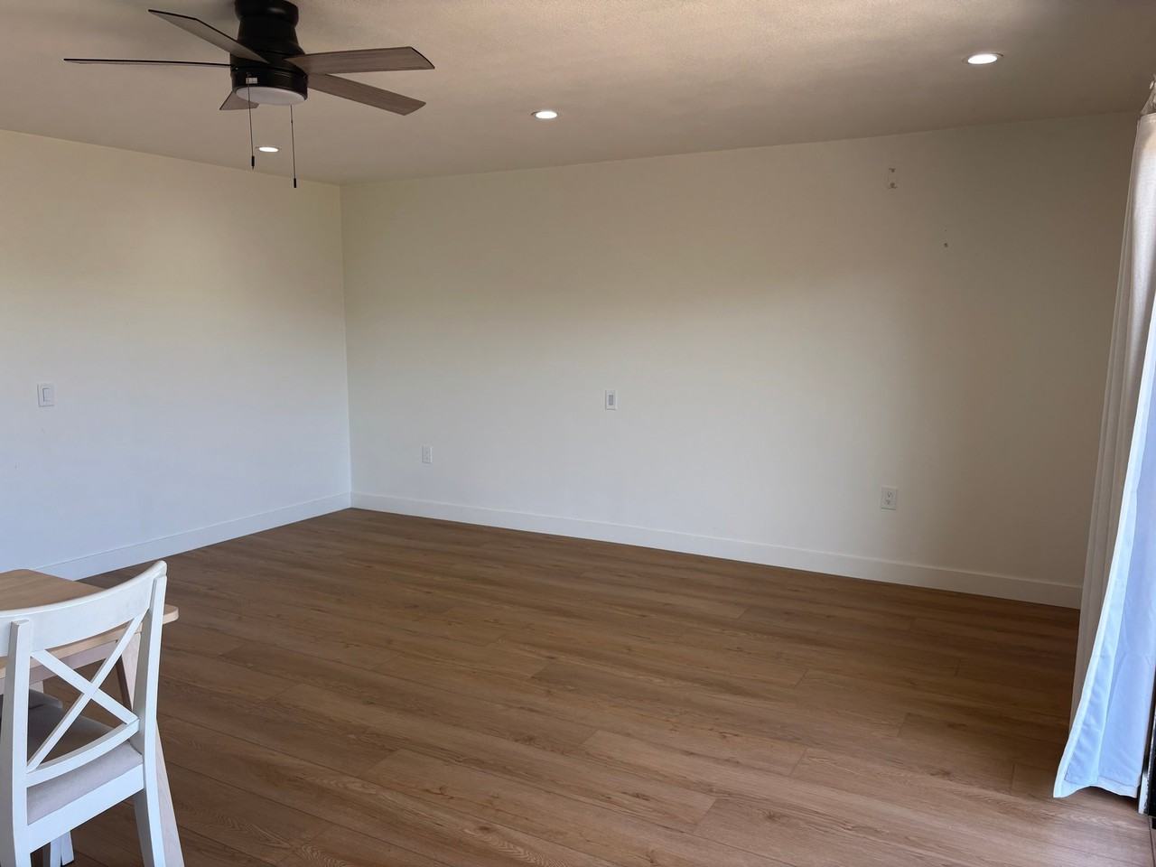 2704 Hutchison St #B - Photo 3 of 10
