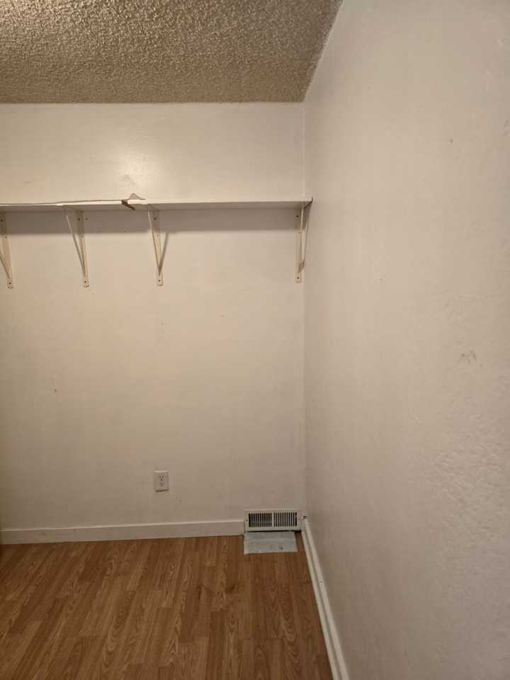 728 E Logan Ave #A - Photo 2 of 8