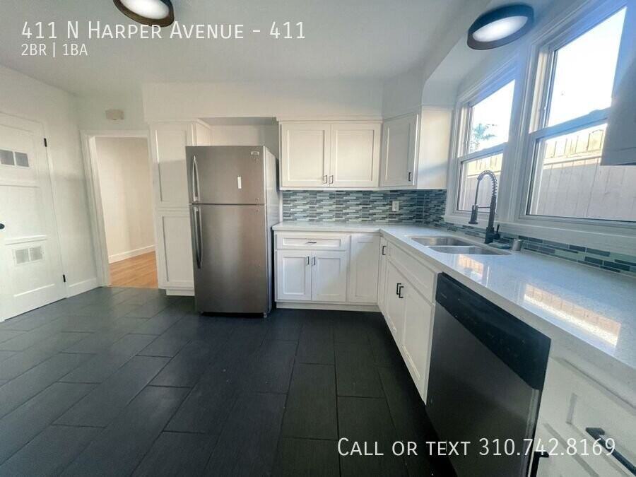 411 N Harper Ave #411 - Photo 3 of 21
