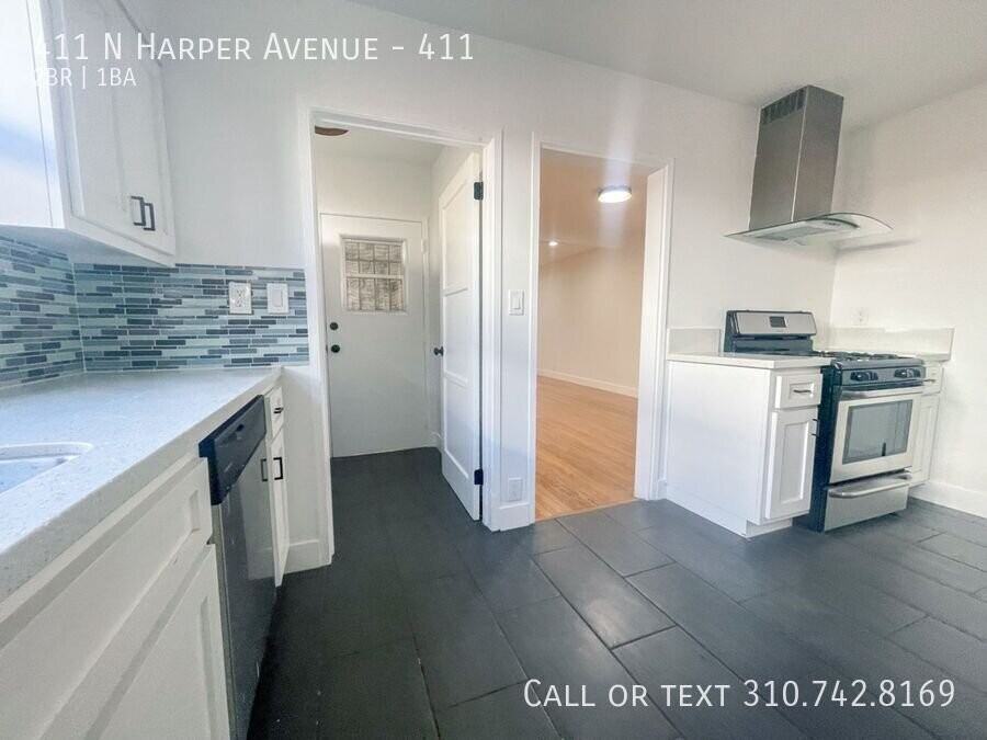 411 N Harper Ave #411 - Photo 5 of 21