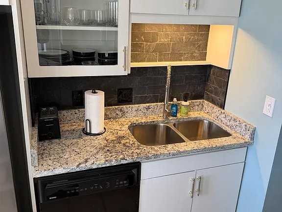 2250 Highland Ave S #17 - Photo 5 of 9