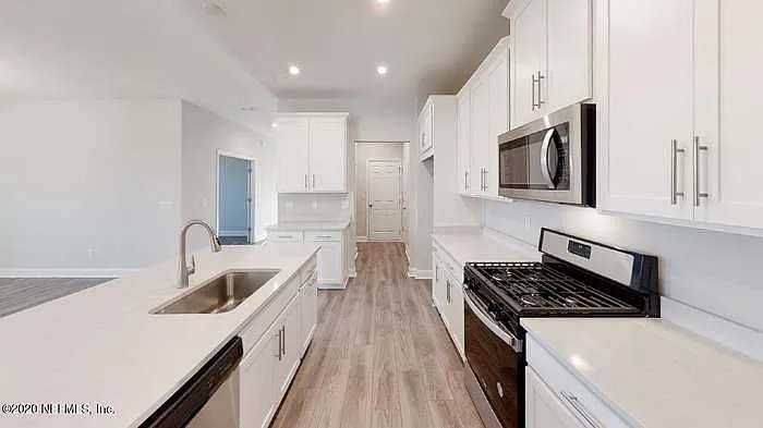 520 Blue Daze St - Photo 3 of 28