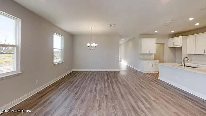 520 Blue Daze St - Photo 4 of 28