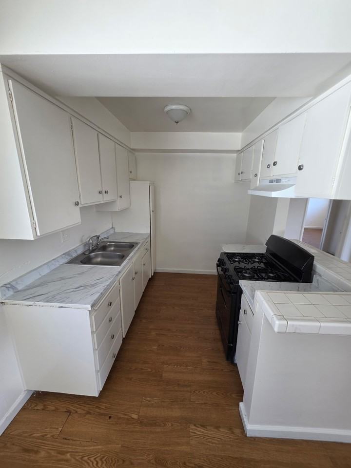 3114 N Garey Ave #4 - Photo 3 of 10