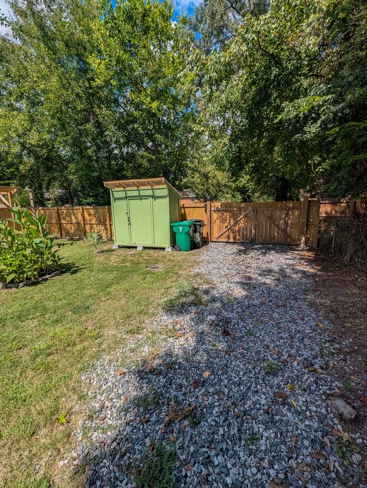 2303 Joplin Ave - Photo 6 of 24