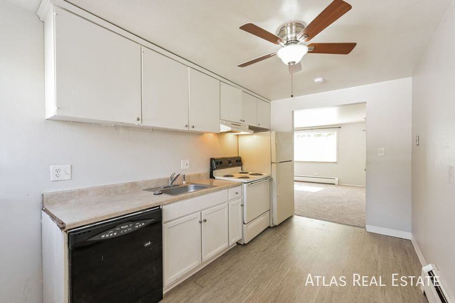 2337 S Locust St #B - Photo 5 of 14