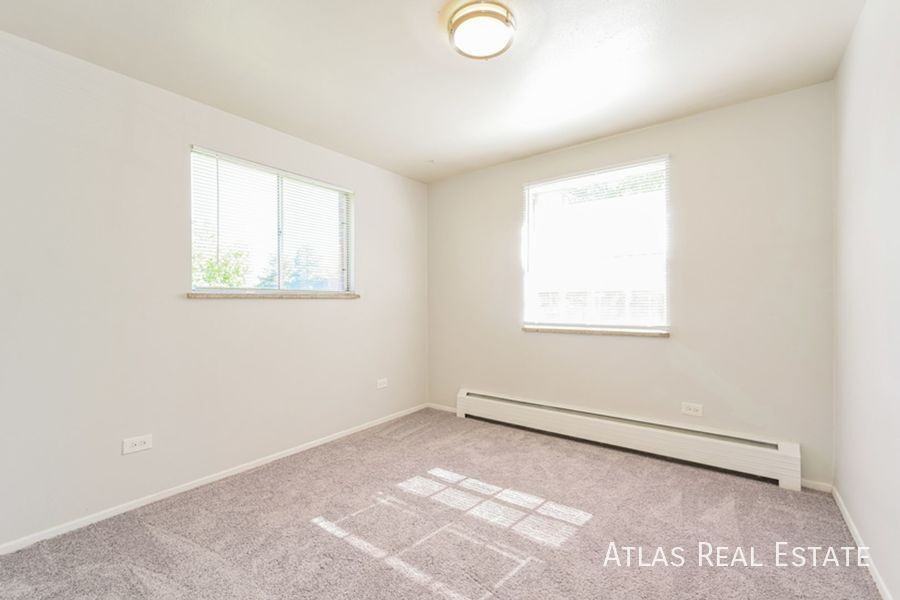 2337 S Locust St #B - Photo 6 of 14