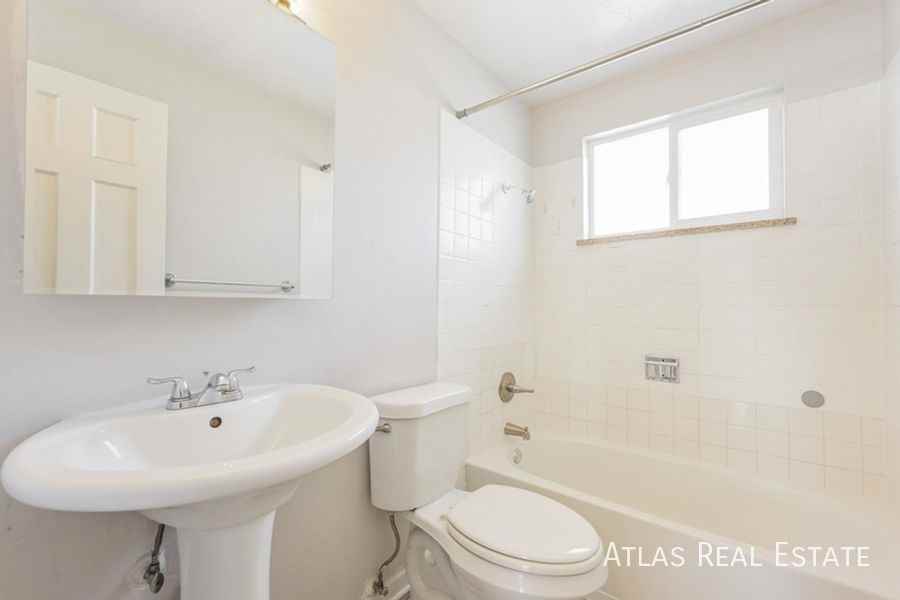 2337 S Locust St #B - Photo 7 of 14