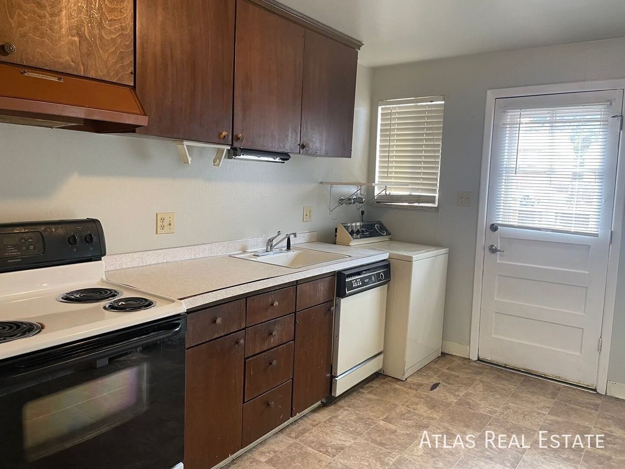 2367 S Locust St #C - Photo 2 of 9