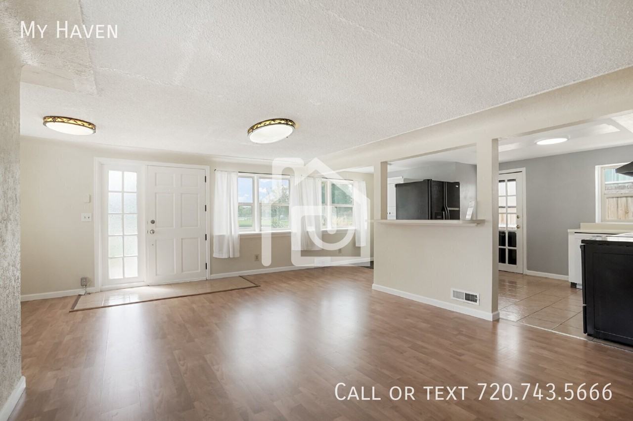 6285 E Mississippi Ave - Photo 4 of 25