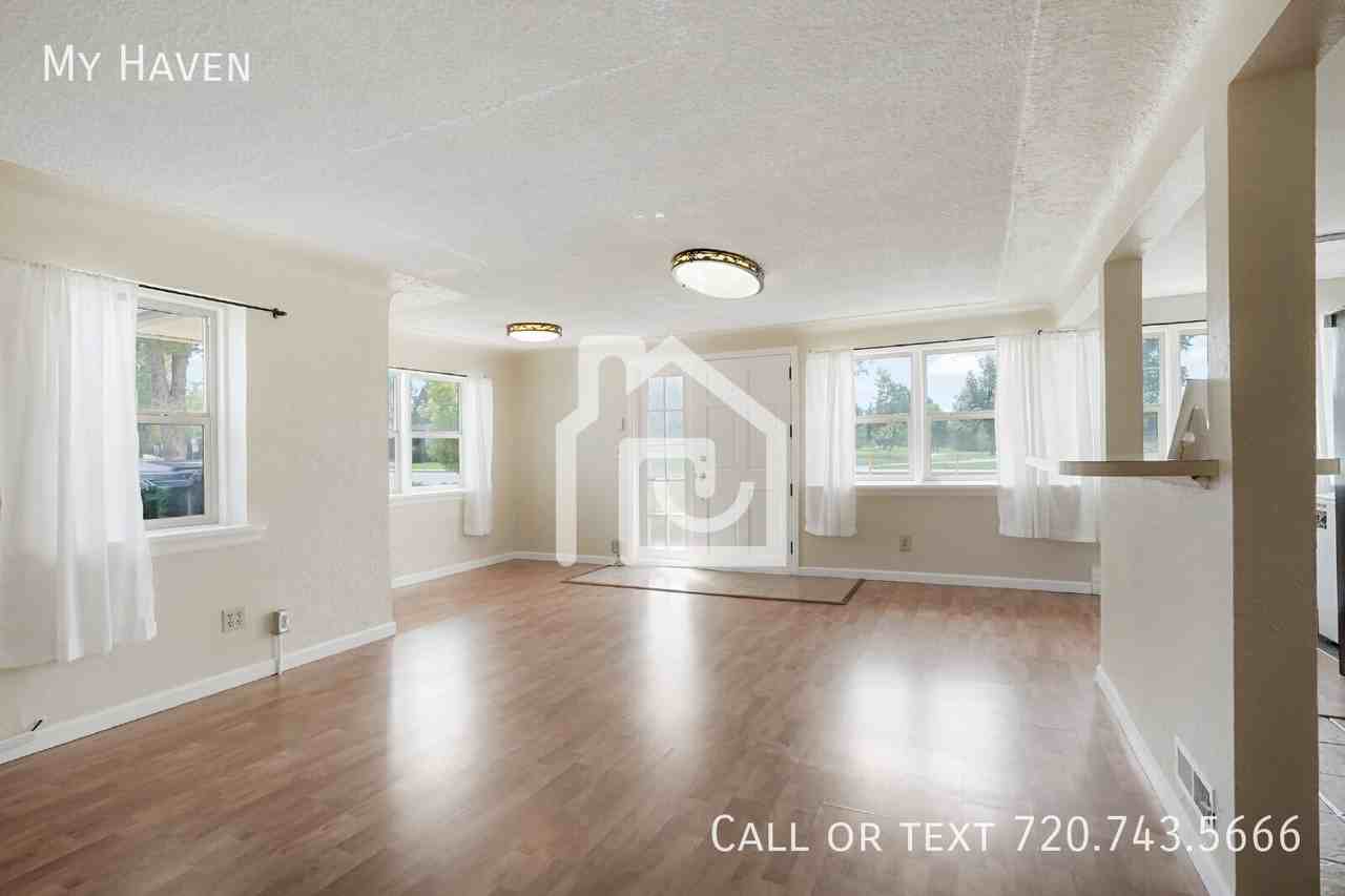 6285 E Mississippi Ave - Photo 5 of 25