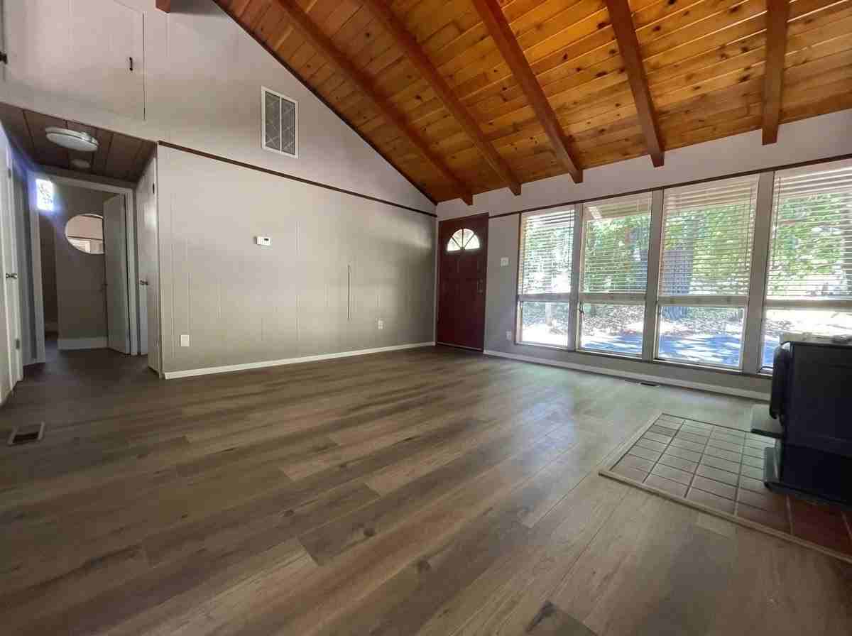 12123 Cement Hill Rd - Photo 3 of 20