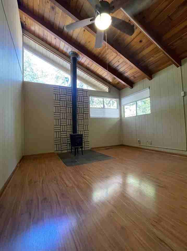 12123 Cement Hill Rd - Photo 7 of 20